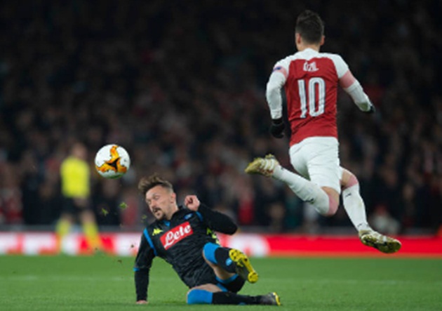 ‘1 kỹ năng tuyệt vời từ Mesut Ozil’_69285e7901a29.jpeg