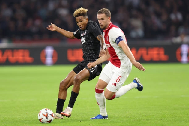 Ajax thắng dễ, Henderson vẫn nổi điên với đồng đội_69283fa7e3f66.jpeg
