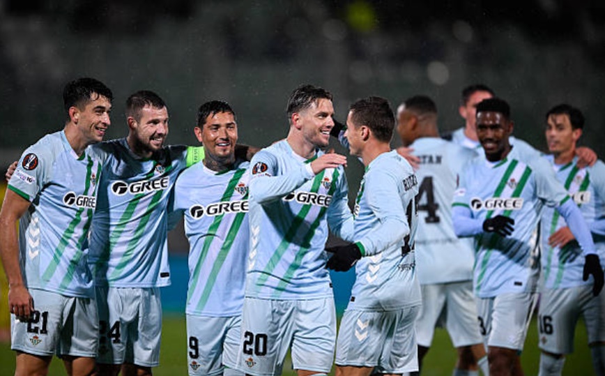 Antony vắng mặt, Betis vẫn thắng dễ ở Europa League_6928353a4cc51.jpeg