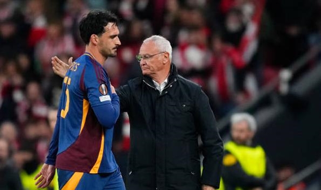 Bilbao 3-1 AS Roma: Nico Williams rực sáng; Tấm thẻ đỏ tai hại của Mats Hummels_69283a9eb33c8.jpeg