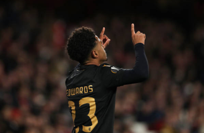 “Bom tấn” thăng hoa, Arsenal ngược dòng đầy kịch tính trước Vitoria_692858ec58f5c.png