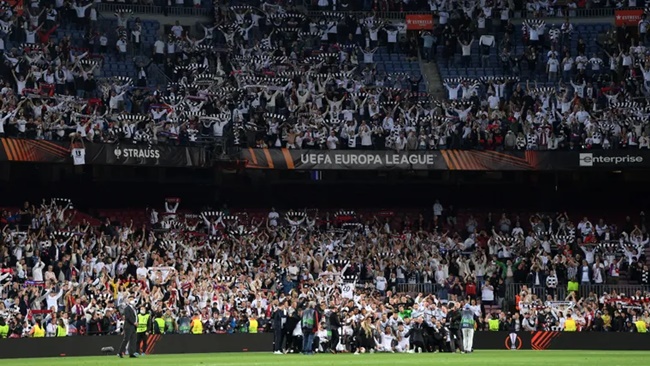 Camp Nou phủ sắc trắng, Xavi thắc mắc về sự thờ ơ của cules_69284cc76031a.jpeg