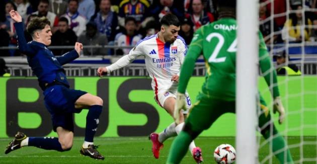 CĐV Man Utd nổi giận, đồng loạt chỉ trích Andre Onana_692839d1db6ef.jpeg