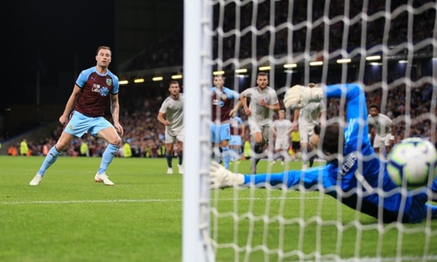 Chiến thắng ở vòng loại thứ hai Europa League, HLV Sean Dyche “phấn khích” tột độ_692862d77f5a9.jpeg