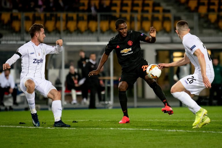 CHOÁNG! Ighalo ghi bàn như Ronaldinho, Solskjaer phản ứng không ngờ_69285482c0bc6.jpeg