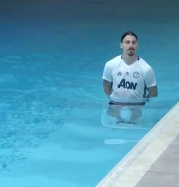 Ibrahimovic mang tin bất ngờ cho MU_6928664690700.jpeg