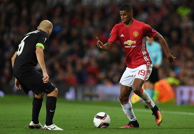 Ibrahimovic nổ súng, Man Utd nhọc nhằn đánh bại Zorya_6928696a1188a.jpeg