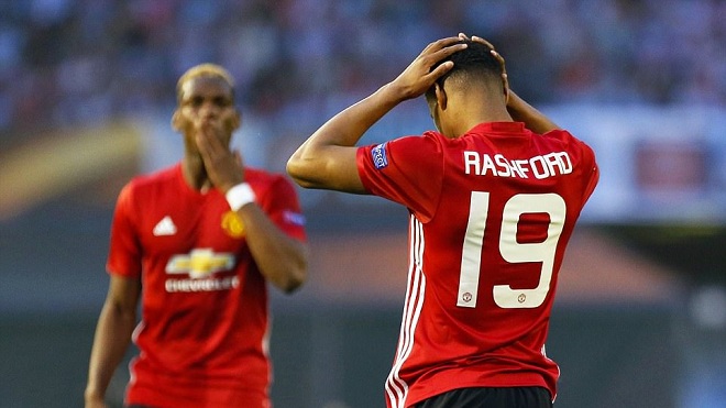 Jose Mourinho chê hàng công Man United dứt điểm kém_692866c563f59.jpeg