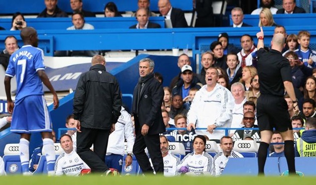 Kẻ thù Premier League khiến Mourinho nóng mặt_692843c931f56.jpeg