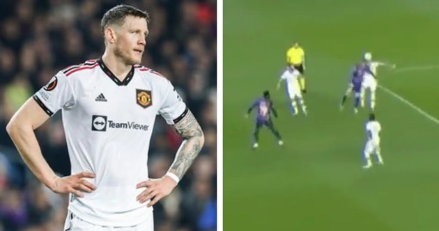 Khoảnh khắc điên rồ xuất hiện trong trận Barca – Man Utd_692849119cfa0.jpeg