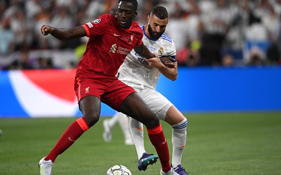 Klopp giải thích lý do thay trung vệ từ sớm_692842c7f3bda.jpeg