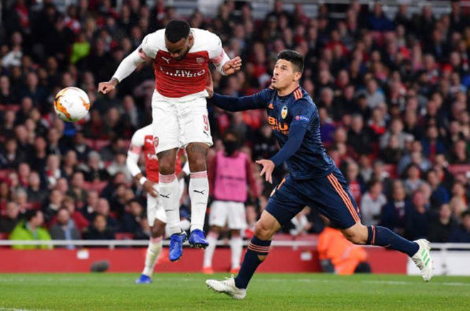 Lacazette vẫn bị CĐV chỉ trích dù lập cú đúp_69285d101a2ca.jpeg