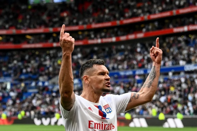 Lovren bị loại khỏi danh sách dự Europa League của Lyon_69283ff3de099.jpeg
