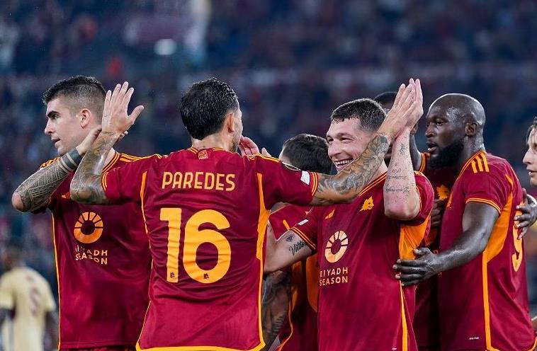 Lukaku lại ghi bàn, Roma đè bẹp Servette_6928437b11a99.jpeg