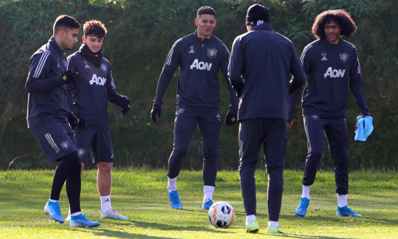 Man Utd hòa Liverpool, Owen nói thẳng số phận trận gặp Partizan_6928593129e62.png