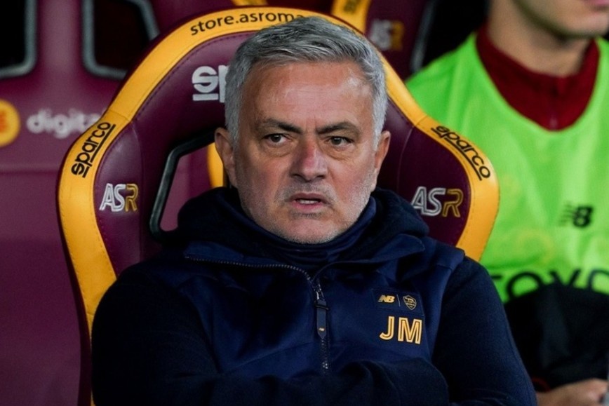 Mourinho chế nhạo phóng viên Hà Lan_6928453f40fd2.jpeg