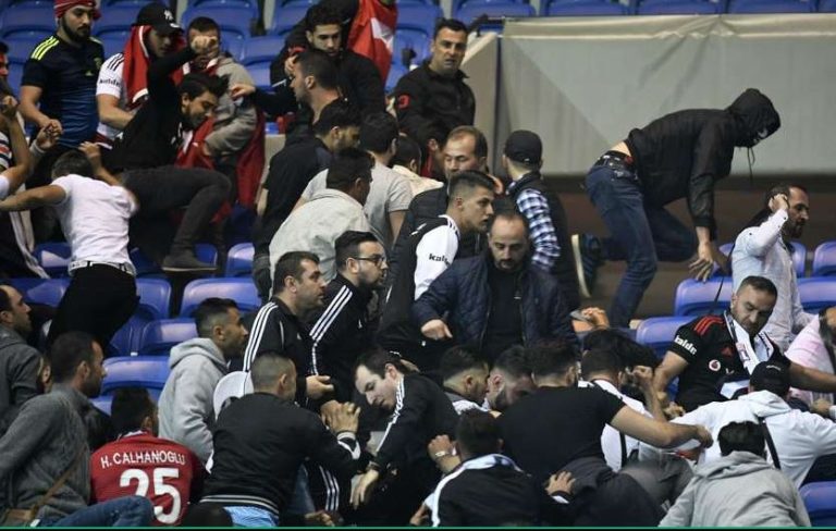 NÓNG: Lyon và Besiktas nhận án phạt cực nặng từ UEFA_6928672cc97e8.jpeg