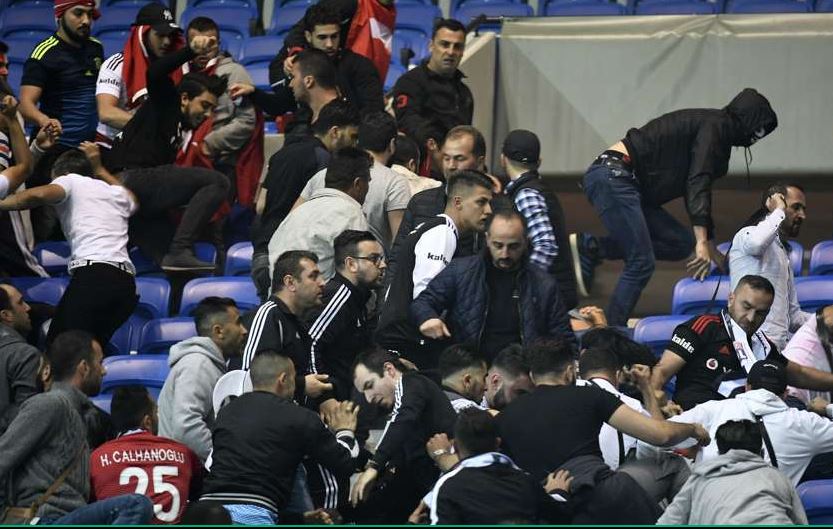 NÓNG: Lyon và Besiktas nhận án phạt cực nặng từ UEFA_6928672cc97e8.jpeg