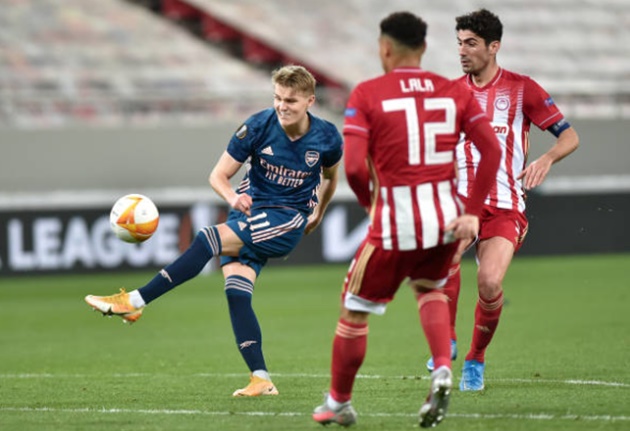 Odegaard bắn đại bác, Arsenal làm chủ khoảnh khắc thổi bay ác mộng Olympiacos_6928514c7b1f6.jpeg