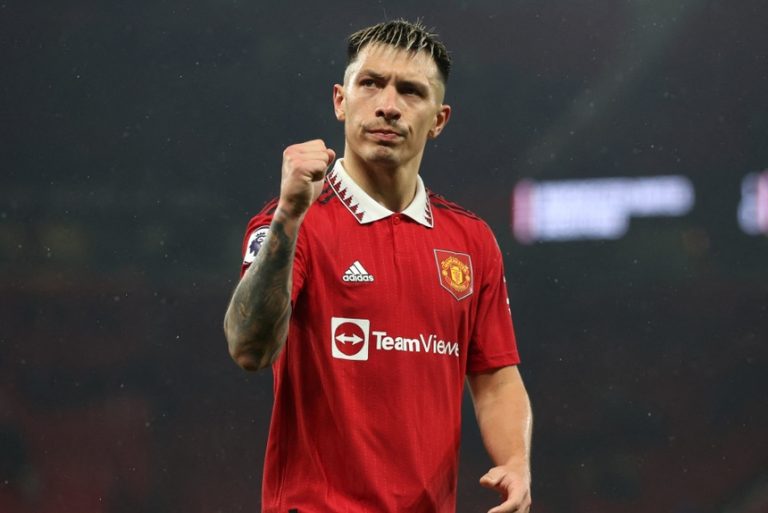 Paul Scholes: Lisandro Martinez dính chấn thương bất ổn_692845640b169.jpeg