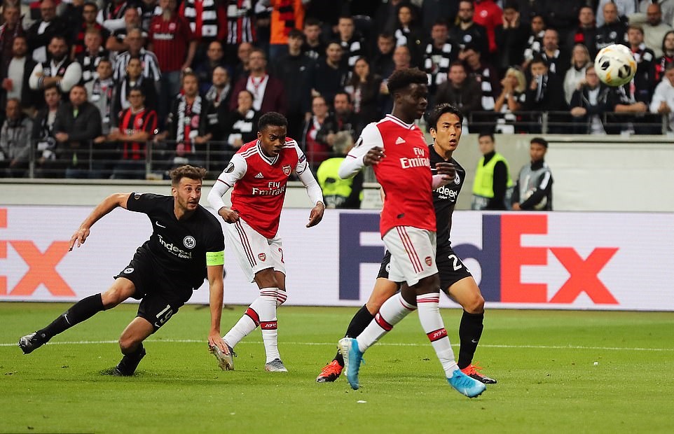 Sao trẻ 18 tuổi vẽ siêu phẩm, Arsenal đại thắng trên đất Đức_69285a643ef8e.jpeg