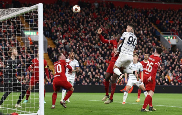 Scamacca lập kỷ lục mới sau khi ghi cú đúp vào lưới Liverpool_6928412532da1.jpeg