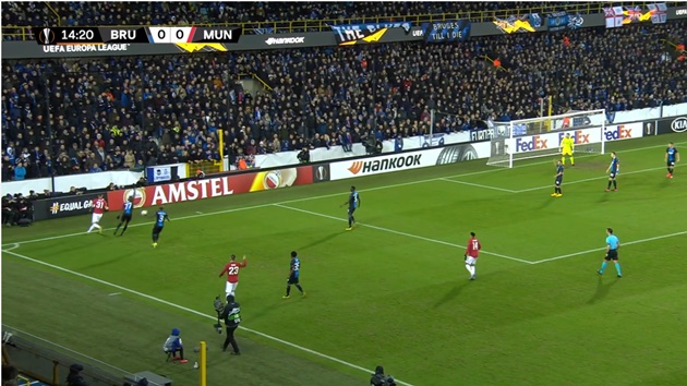 Sergio Romero thực sự đã mắc lỗi trong bàn thua của Man Utd?_692855a957914.jpeg