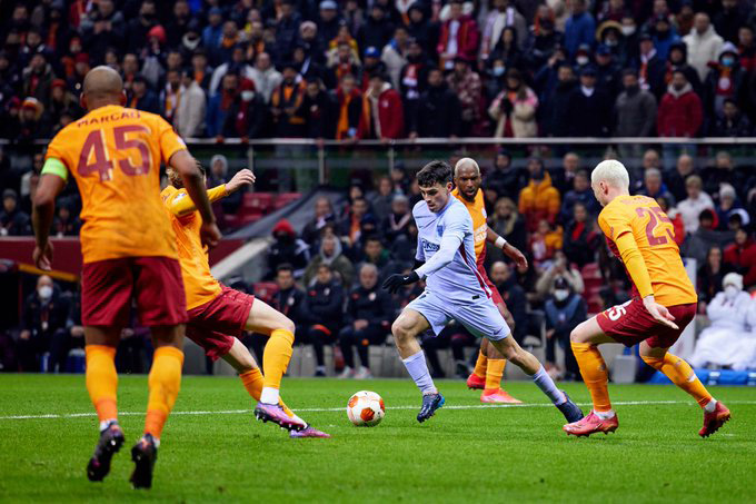 “Thật điên rồ khi so sánh tôi với Messi”_69284d01d5499.jpeg