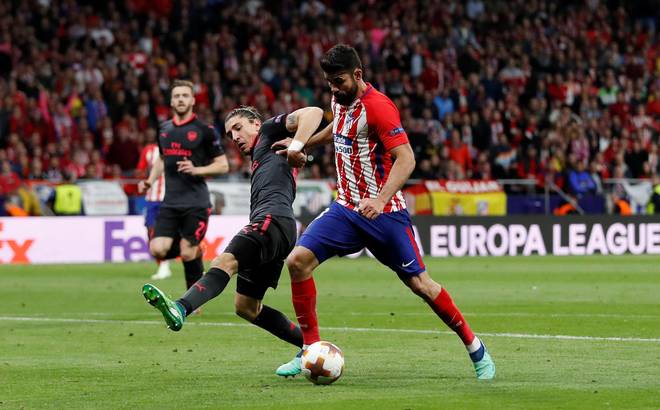 Thi đấu bạc nhược, Bellerin ‘được’ fan Arsenal định giá 0 đồng_692863291ab9b.jpeg