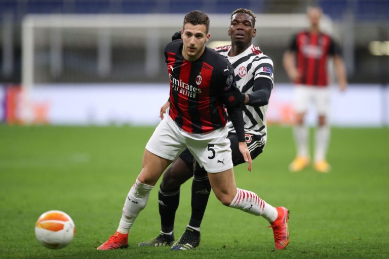 Thua Man Utd, Dalot làm ngay 1 điều với fan Milan_69285078246a2.jpeg