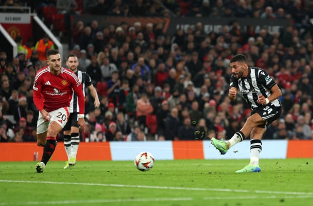 Tiền đạo PAOK thất vọng vì không thể đánh bại Onana_69283dca3ffec.jpeg