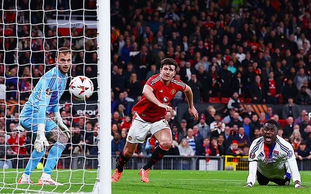 Vì sao Maguire và Mainoo đá tiền đạo trước Lyon?_692838f13ff4e.jpeg