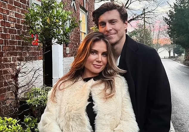 Vợ sắp sinh con thứ ba, Lindelof vẫn chiến đấu vì MU_6928370aac73c.jpeg