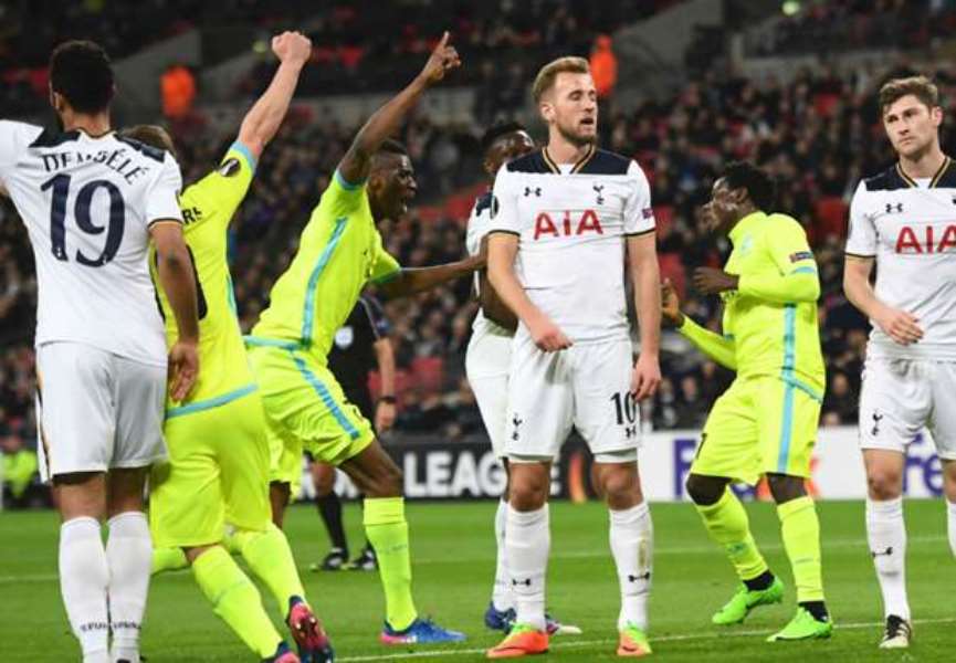 Vòng 32 đội Europa League: Tottenham, Villarreal bị loại, Lyon, Roma thẳng tiến_692867e46f3fc.jpeg