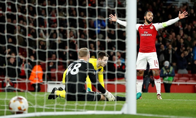 Walcott và Giroud vượt mặt Fabregas, Van Persie_692864c127eed.jpeg