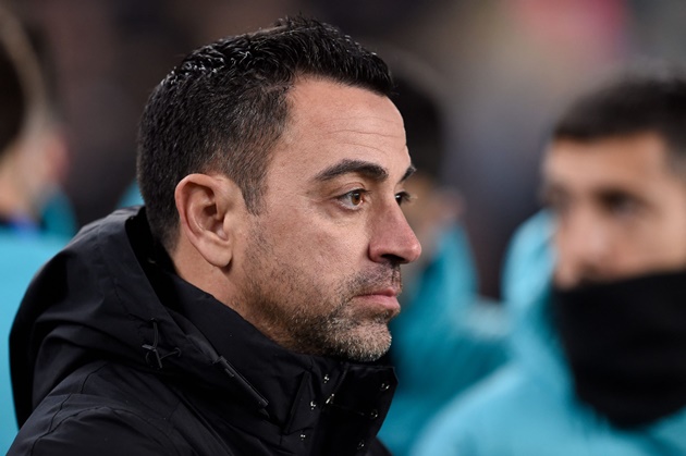Xavi nói thẳng về trình độ của Ten Hag_692849a89a69d.jpeg