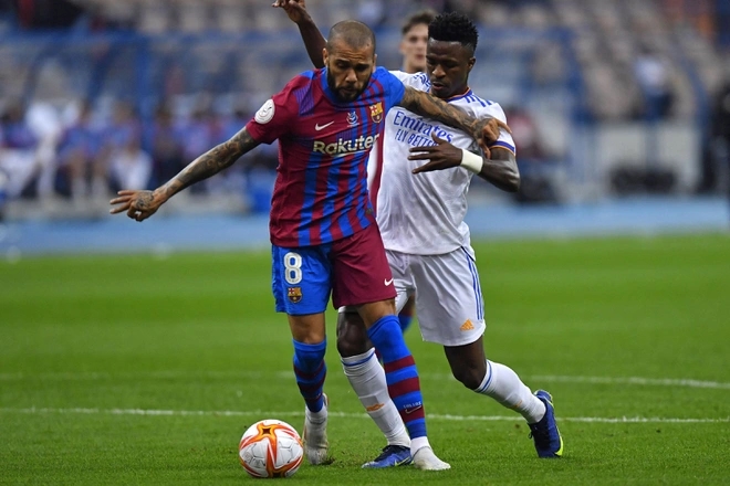 Alves: ‘Nếu Xavi làm vậy khi tôi 25 tuổi, sẽ có đánh nhau’_693fe18e22a5a.jpeg