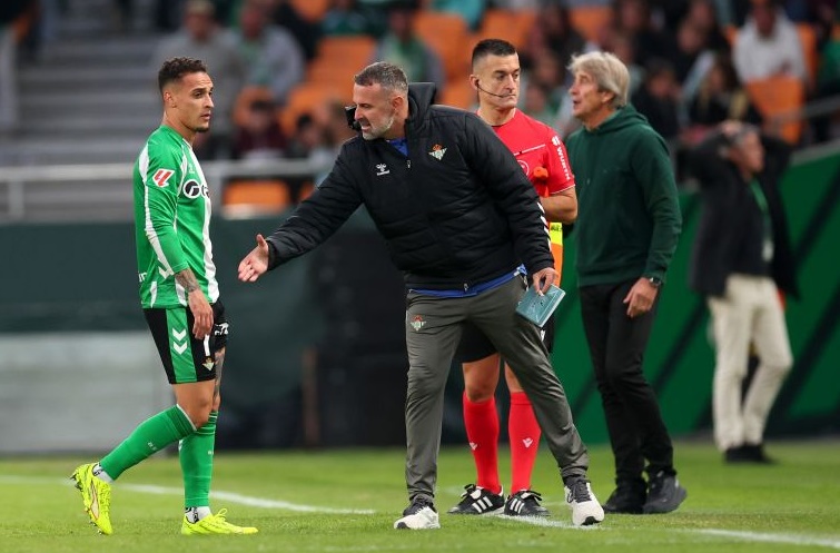 Antony bật khóc nức nở vì lỡ hẹn với trận Derby Sevilla_693fccc75d6d6.jpeg