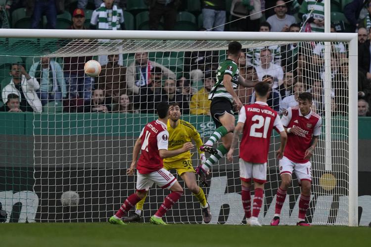 Arteta: “Arsenal nhận những bàn thua quá đơn giản”_693fdcbd5c1b0.jpeg