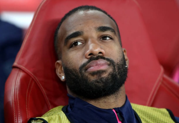 Aubameyang ghi bàn, Lacazette buồn thấy rõ_693ff2a9de6d4.jpeg