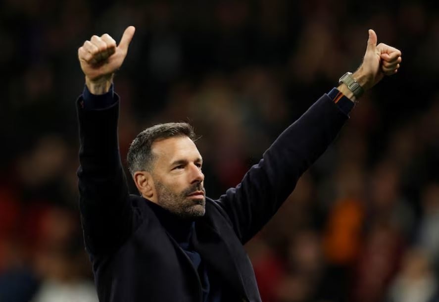 Các cầu thủ M.U muốn Van Nistelrooy tiếp tục ở lại_693fd4b569cc3.jpeg