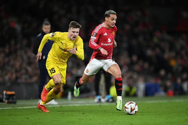 CĐV Man Utd: “Có lẽ đây là trận đấu cuối cùng của Antony”_693fd3ed74d18.jpeg