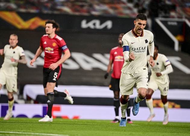 Đánh tennis với Roma, Man Utd đặt một chân vào chung kết Europa League_693fe3862d289.jpeg