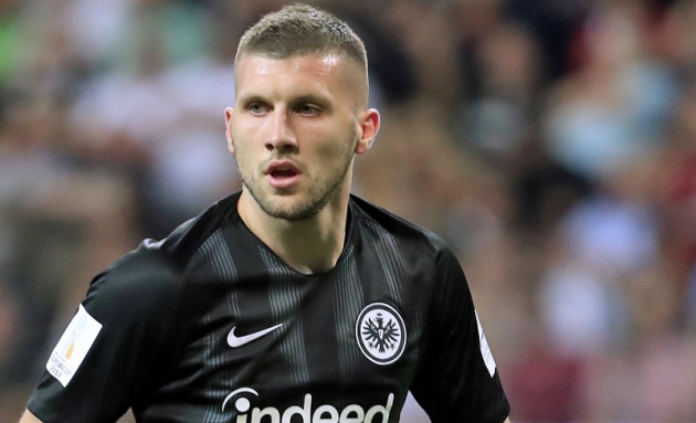 Đây là cái tên được ví như Avengers của Frankfurt trong trận lượt về trước Chelsea_693fedbc609ac.jpeg