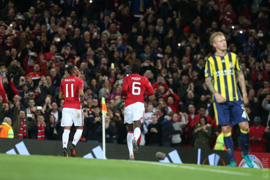 Được Rooney nhường đá penalty, Paul Pogba cảm ơn rối rít_693ff7f5f3ae0.jpeg