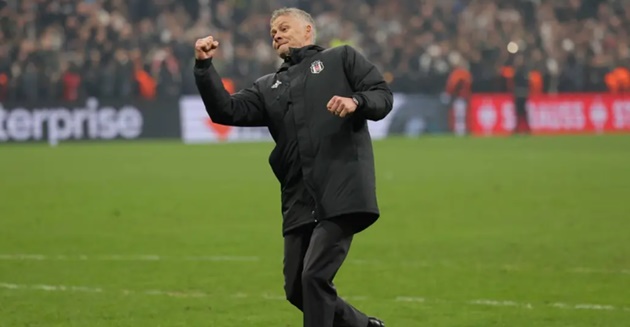 Fan Besiktas phát cuồng vì Solskjaer_693fd37218c8a.jpeg