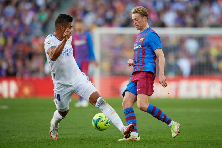 Hàng tiền vệ trong mơ của Ten Hag tại Camp Nou_693fded51844b.jpeg