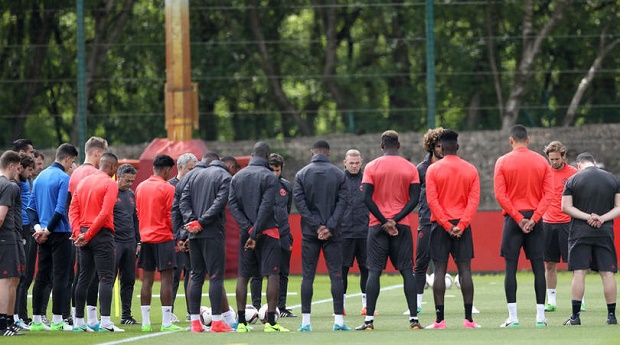 Hủy họp báo, Mourinho gửi thông điệp đến NHM qua trang web của Man United_693ff5a46059c.jpeg