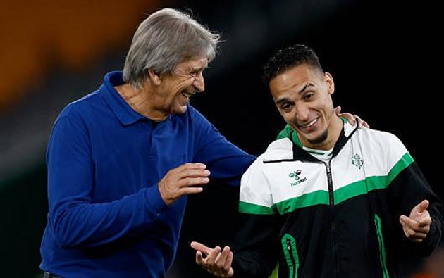 Lập siêu phẩm cho Betis, Antony mơ chung kết Europa League_693fcce1d7c3b.jpeg