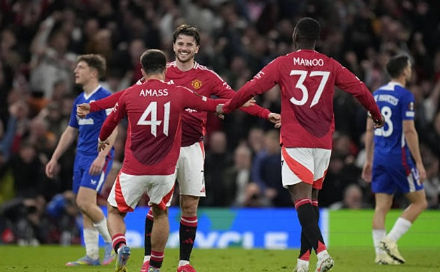 Mason Mount tỏa sáng rực rỡ trong đêm đặc biệt tại Old Trafford_693fcf5f687ed.jpeg